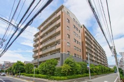 2SLDK新規リノベーションマンション
【すぐに見学可】
■商業施設充実
■設備豊富
■専用庭付
■ペット飼育可