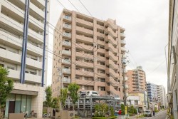 3LDK新規リノベーションマンション
【すぐ見学可】
■南向きで陽当たり・通風・眺望良好
■ゆとりのあるバルコニー
■ペット飼育可