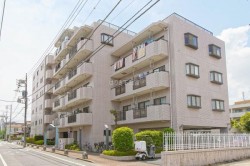 2SLDK新規リノベーションマンション
【すぐに見学可】
■収納スペース充実
■ゆとりのあるリビングダイニング
■南西向きで陽当たり良好