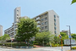 ■都営新宿線「東大島」駅 徒歩11分
■南東向きの2DK
■スーパー、コンビニなどの買い物施設まで徒歩10分圏内につき、買い物に便利です