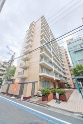 ■最上階・南東角部屋3LDK!
■使い方いろいろ、明るいDEN
■会話も弾む対面式キッチン
■耐震基準適合物件
■ペット飼育可(細則有)