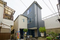 ■新築木造3階建て3LDK(2025年7月完成)
■バス停「水元3丁目」まで徒歩3分
■1F洋間は間仕切りにより、4LDKにもなります