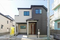 ■２０２６年１月完成予定！
■新築２階建３ＬＤＫ＋納戸＋カースペース
■暮らしの質を高めるＺＥＨ省エネ住宅
■徒歩５分圏内にバス停があり交通利便性◎
