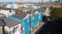 ■２０２６年１月完成予定！
■新築２階建て角地３ＬＤＫ＋納戸＋カースペース
■暮らしの質を高めるＺＥＨ省エネ住宅
■徒歩５分圏内にバス停があり交通利便性◎
