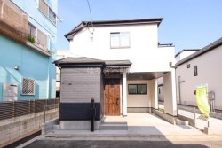 ■２０２６年１月完成予定！
■新築２階建３ＬＤＫ＋納戸＋カースペース
■暮らしの質を高めるＺＥＨ省エネ住宅
■徒歩５分圏内にバス停があり交通利便性◎
