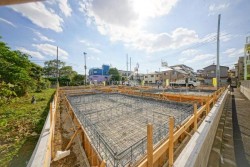 ■2026年1月完成予定!
■新築3階建3LDK+納戸+カースペース2台可
■暮らしの質を高めるZEH省エネ住宅
■徒歩5分圏内にバス停があり交通利便性◎