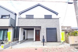 ■２０２６年１月完成予定！
■新築２階建３ＬＤＫ＋納戸＋カースペース
■暮らしの質を高めるＺＥＨ省エネ住宅
■徒歩５分圏内にバス停があり交通利便性◎
