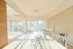 ■新規内装リノベーションマンション(2025年9月完成済み!)
■2階部分3LDK+FC+2WIC!
■総戸数168戸の大型レジデンス!