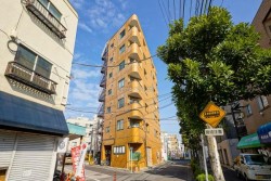 ■3階部分・南向き・角部屋につき陽当たり良好です
■リノベーションマンション(2025年9月完工済み)
■駅まで5分圏内の好立地