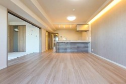 リノベーションマンション(2025年12月中旬完成予定!)
■エレベーター停止階・14階建13階部分・3LDK!
■日当たり・眺望・風通し良好!