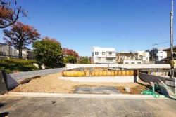 ■2026年2月下旬完成予定!
■新築分譲住宅4LDK+パントリー
■カースペース完備
■パントリー
■2部屋続きのバルコニー
■リビングイン階段