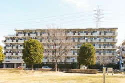 ■新規リノベーションマンション(令和7年11月末完了予定)
■3階部分2LDK
■買い物便利な立地
■管理体制良好
■住環境良好