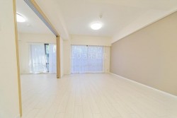 ■1階部分南東向き3LDK+WIC
■約14帖の解放感あるLDK
■ウォークインクローゼット等、充実の収納
■徒歩圏内に葛西臨海公園があり、レジャーや散策が楽しめます