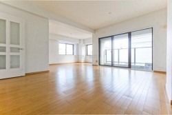 ■２階部分・南東向き・角部屋３ＬＤＫ
■ＪＲ中央・総武線「小岩」駅徒歩１０分
■リフォーム相談可能
■広々リビング１９帖！ゆったりお過ごしいただけます♪