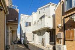 ■徒歩圏にコンビニ・スーパー・
ドラッグストア有り、住環境良好◎
■徒歩圏にコンビニ・スーパー・
ドラッグストア有り、住環境良好◎
■全居室2面採光