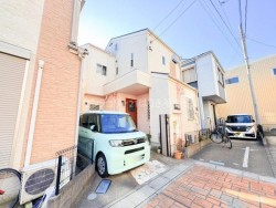 【ご見学可能】
■使い勝手の良い「３LDK+ロフト」２階建住宅
■JR常磐緩行線「金町駅」徒歩23分　バス13分
■２階に水回り集中の間取り