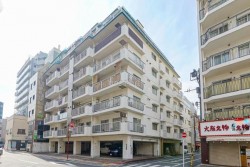 ■JR総武線『両国』駅徒歩2分、複数路線利用可
■大江戸線『両国』駅 徒歩 5 分
■角部屋住戸、 L型バルコニー
■新規フルリノベーション