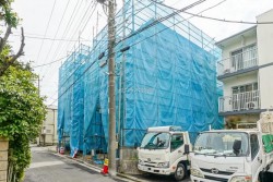 ■JR 総武線「平井」駅 徒歩 1 2 分
■建物面積38帖超,LDK約22帖超
■新築分譲住宅,2台駐車可