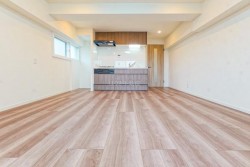 ■再開発が進む「金町」駅徒歩6分！
■南・西・北　三方角部屋！
■管理体制良好！
■ペット可（※細則有）
