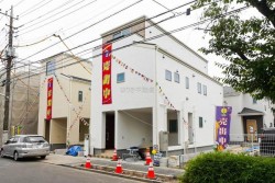 ■新築戸建
■家族の絆が深まる対面キッチン
■生活動線に配慮した間取り
■17帖以上の広々としたLDK
■曉幼稚園・鎌田小学校・瑞江第三中学校徒歩圏内