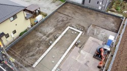 ■建築条件無し
■前面道路７ｍ公道、4.0m位置指定道路
■一括購入可能