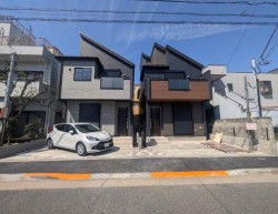 ■江戸川区北小岩6丁目　こだわりの新築戸建
■京成本線「京成小岩」駅まで 徒歩6分
■間接照明付・太陽光パネル・宅配BOX等充実の設備！