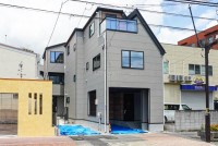 ■「亀有」駅徒歩13分×南東道路幅員約10m
■プラスα　圧巻の収納力をもつユーティリティ
■幼稚園、小学校、中学校など徒歩10分圏内
■スーパー徒歩10分圏内
