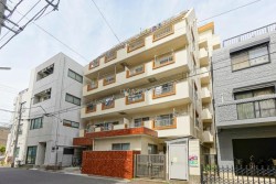 ■都営新宿線「菊川」駅 徒歩8分 多線路利用可
■多種多様な飲食店が立ち並び、ショッピング施設も充実した人気の錦糸町
■3,000万円台で叶う 快適な2LDK生活