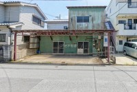 ■葛飾区東金町7丁目土地
■JR常磐緩行線「金町」駅徒歩23分
■JR常磐線「松戸」駅徒歩29分
■現況・上物有(2026年7月上旬解体完了予定)、建築条件無し