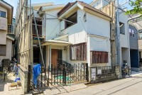 ■常磐緩行線 『金町』 駅 徒歩32分
■建築条件無し
■更地渡し、お好きなプランでお建て下さい