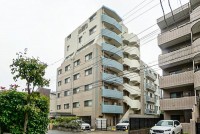 ■東京メトロ東西線「西葛西」駅 徒歩9分
■南東向きの三方角部屋、8階の高層階で採光・眺望・風通り良好
■お好みリフォームプランを採用できます
■ペット2匹飼育可