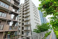 ■室内フルリノベーション
■京成押上線「八広」駅徒歩5
■南西角部屋、眺望良好
■徒歩6分圏内にコンビニ、スーパー等生活施設充実