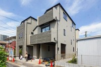 ■JR常磐線「金町」駅徒歩15分
■新築分譲住宅　全3棟
■都心アクセス×下町の安心感で人気急上昇
■開放感あふれる角地