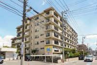 ■新規リノベーション済(令和8年7月11日完了済)
■京成本線『お花茶屋』駅 徒歩3分
■南向き4階部分住戸、陽当り良好
■周辺商業施設充実
■エアコン2台新規設