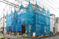 ■JR常磐線「金町」駅徒歩18分
■水回り集約で家事らくらく
■南向きLDK、インナーガレージ付きの全2棟
■開放感のある角地、18.5帖のLDK