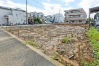 【すぐに見学可能】
■お好きなメーカーで建築可能
■南東道角、日当たり良好
■「金町」駅までバス11分「水元そよかぜ園」停徒歩4分
