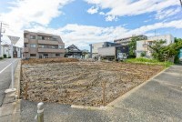 【すぐに見学可能】
■お好きなメーカーで建築可能
■南東道角、日当たり良好
■「金町」駅までバス11分「水元そよかぜ園」停徒歩4分
